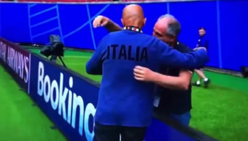 Khoảnh khắc cảm động của Spalletti với nhà báo Nosotti.